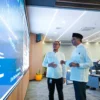 Vikram Sinha (Kanan) - President Director & CEO, Indosat Ooredoo Hutchison