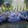 Wali Kota Bogor, Dedie A. Rachim bersama para Atlet Anggar dan Pengurus IKASI Kota Bogor. (Yudha Prananda / Jabar Ekspres)