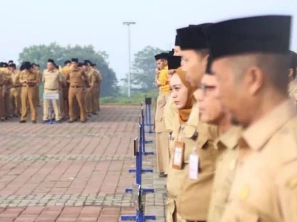 ASN di lingkungan Pemda Bandung Barat saat mengikuti apel gabungan. Dok Jabar Ekspres/Suwitno
