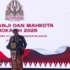 Radya Anom Sumedang Larang saat memberikan sambutan di Lapangan Muara Beres, Cibinong, Kabupaten Bogor, pada Senin (21/4/2025). Foto: Regi