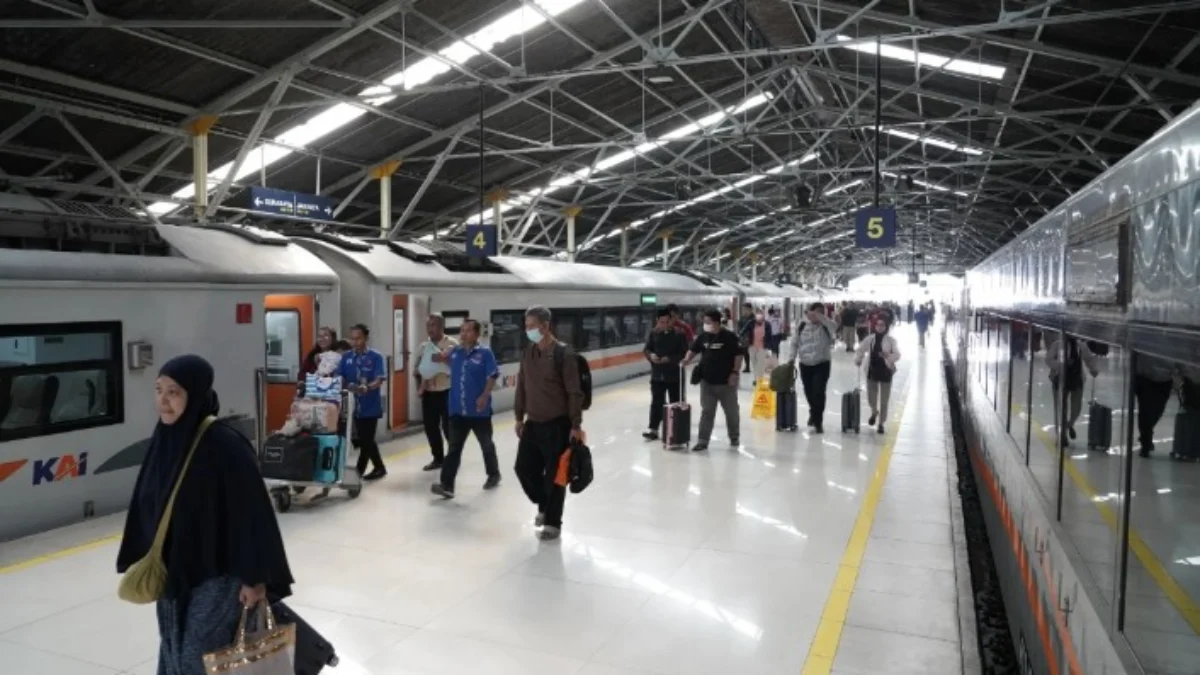 Ilustrasi penumpang KA jarak jauh di Stasiun. (Dok. KAI)