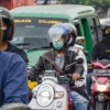 Suasana pemudik yang melintasi jalan Cibiru-Cinunuk, Kota Bandung, Kamis (3/4). Foto: Dimas Rachmatsyah / Jabar Ekspres