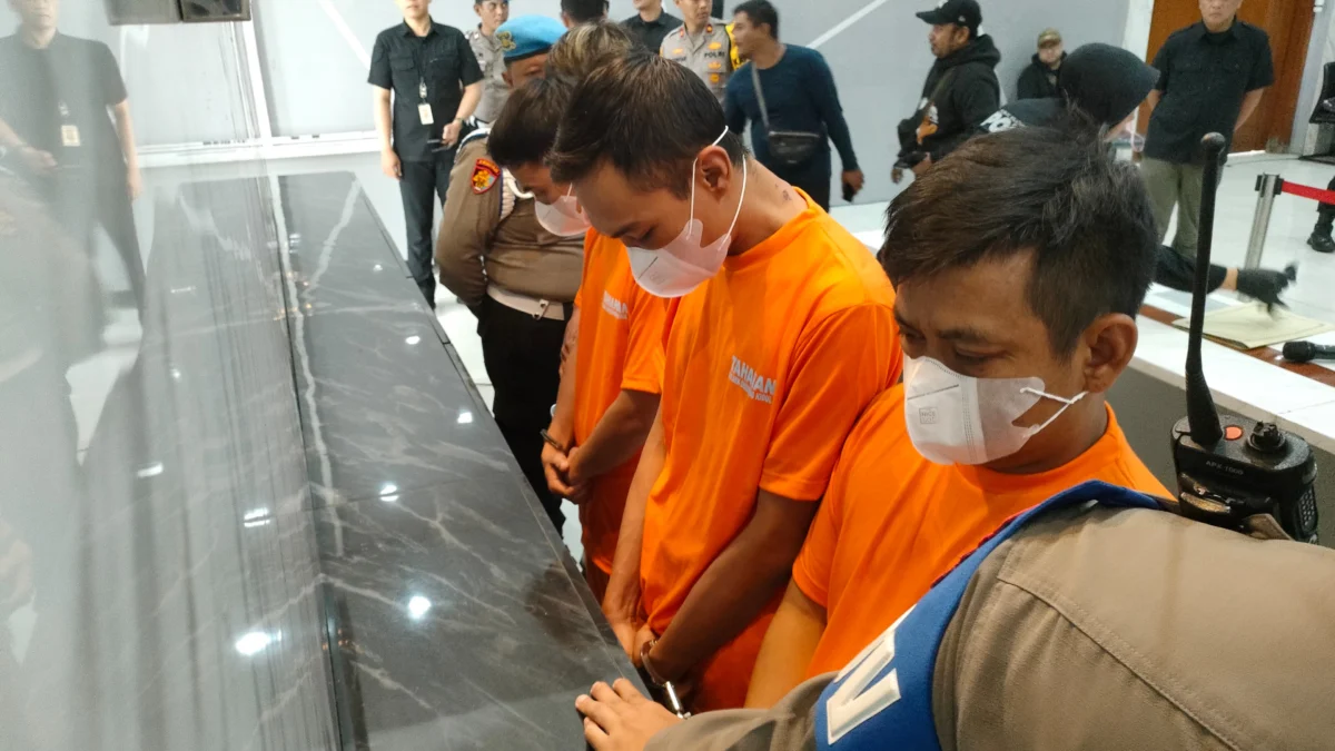 Dok. Lakukan aksi penipuan dan penggelapan, 4 pria di Bandung berhasil Dibekuk Polisi. Rabu (9/4). Foto. Sandi Nugraha.