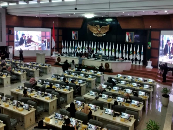 Paripurna penyampaian hasil Reses di DPRD Jabar.