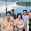 Komisi I dan III DPRD Bandung Barat saat meninjau proyek pembangunan wisata Eiger Camp di Kecamatan Parongpong. Jumat (11/4). Dok Jabar Ekspres/Suwitno