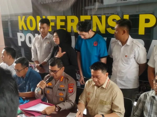 Dok. Polda Jabar saat gelar konferensi pers kasus tindak pidana pelecehan seksual di RSHS Bandung pada beberapa waktu lalu. Foto. Sandi Nugraha.