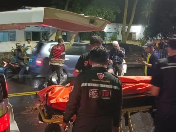 Ist. Seorang pengendara motor tewas di tempat usai terlibat lakalantas di A.H. Nasution Bandung. Dok. Unit Gakkum Satlantas Polrestabes Bandung.