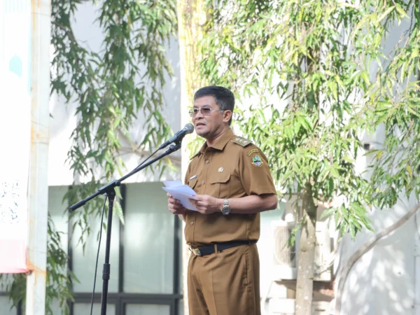 Wagub Jabar, Erwan Setiawan saat apel pagi di Pemkot Cimahi. (Mong / Jabar Ekspres)