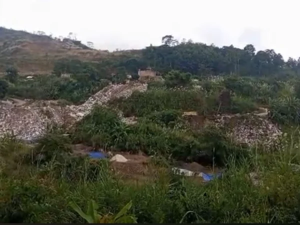 Ilustrasi: alih fungsi lahan bukit dibangun menjadi perumahan di Bandung Barat. Dok Jabar Ekspres/Suwitno
