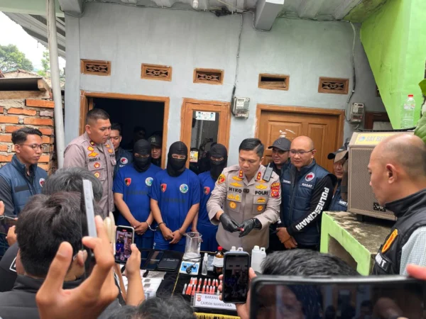 Polres Cimahi Berhasil Amankan Home Industri Pembuatan dan Pengedaran Tembakau Sintetis (Mong)