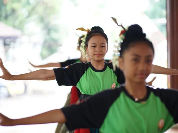 Tampilkan Seni Tradisi, Sanggar Mutiara Wakili Cimahi di World Dance Day Bali Meski Persiapan Mepet