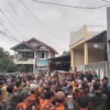 Ilustrasi: Gejolak perlawanan warga saat menolak proses eksekusi yang rencananya dilakukan pada Selasa, 15 April 2025 namun batal dilakukan. (Yanuar Baswata/Jabar Ekspres)