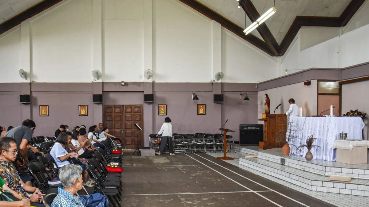 Ilustrasi: Gedung Serbaguna Arcamanik saat digunakan Ibadah umat Kristiani. Foto: Dimas Rachmatsyah / Jabar Ekspres