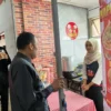 Wali Kota Cimahi, Ngatiyana saat Meninjau Spot IKM Pasar Atas Cimahi (Mong)