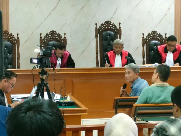 Dok. Mantan Anggota Banggar DPRD Kota Bandung Riana saat dihadirkan sebagai saksi dalam persidangan kasus dugaan korupsi Bandung Smart City. Selasa (22/4). Foto. Sandi Nugraha.