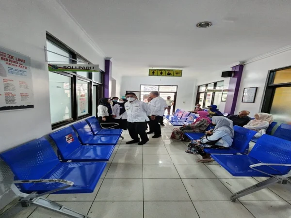 Bupati Ciamis Herdiat Sunarya saat melakukan sidak ke RSUD Ciamis, Rabu (23/4/2025). (Istimewa)