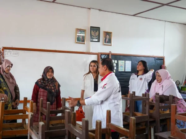 Jajaran Komisi IV DPRD Kota Bogor saat meninjau SDN Bantarjati 9 Kota Bogor. (Yudha Prananda / Jabar Ekspres)
