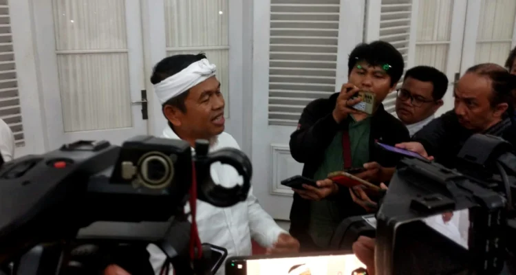 Gubernur Jawa Barat Dedi Mulyadi merespons sengketa lahan SMAN 1 Bandung. (Dok. Jabar Ekspres)