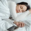 6 Rutinitas Sore Hari yang Bisa Membantu Tidur Lebih Nyenyak
