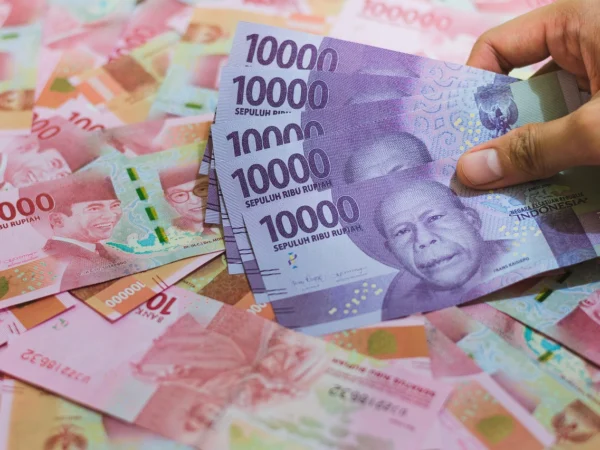 Ilustrasi: Rupiah Melemah Nyaris Sentuh Rp17.000, Analis Sebut Rencana Penerapan Tarif Impor AS jadi Penyebabnya! (Dok. Pixabay)